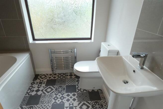 FEATURE BATHROOM