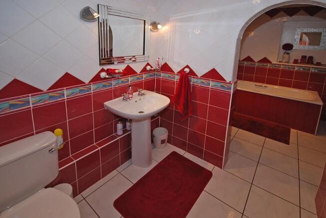 Family Bathroom 