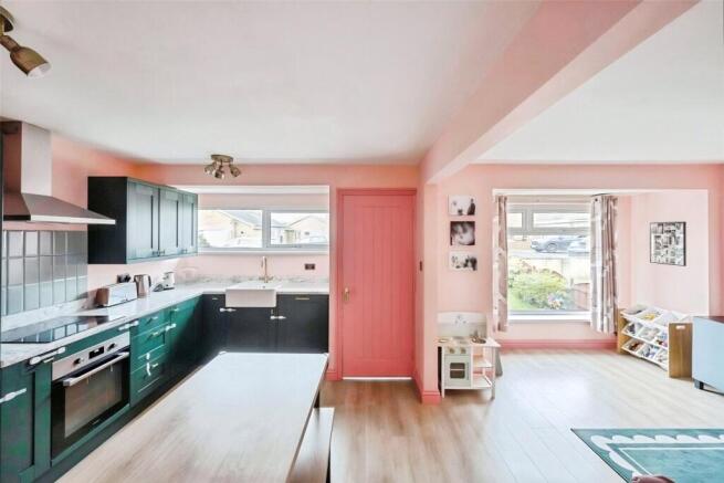 2 bed Bungalow for sale Image 6