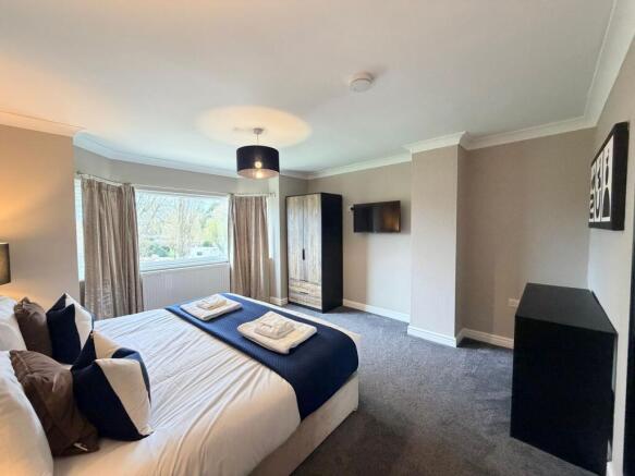 12 bed Character Property for sale Image 10