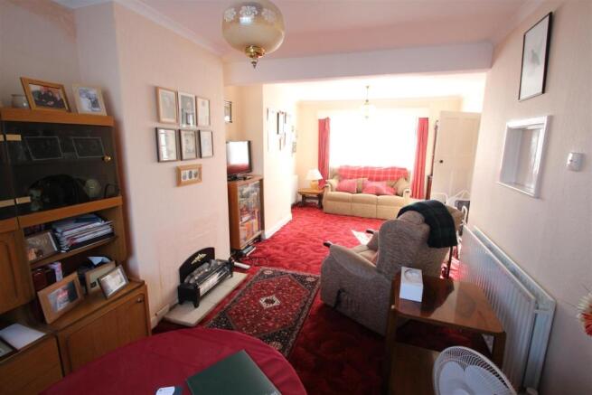 LOUNGE/DINING ROOM