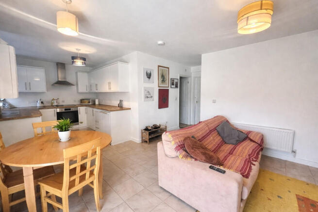 Living/Dining are...