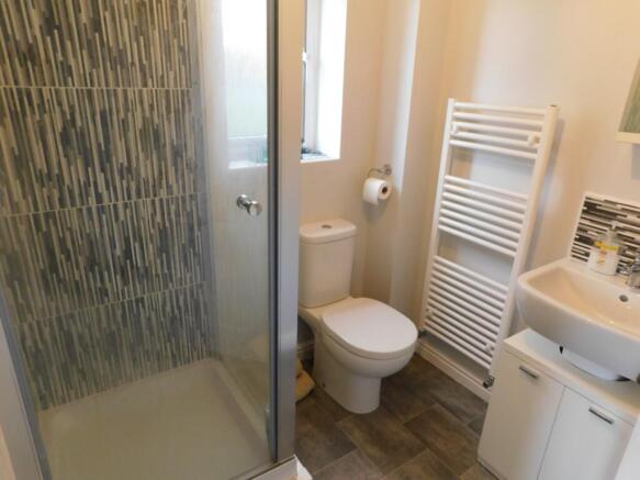 EN SUITE
