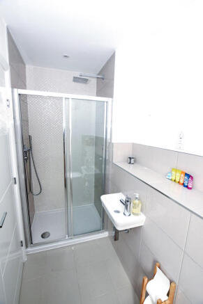 En-Suite to Bed 2