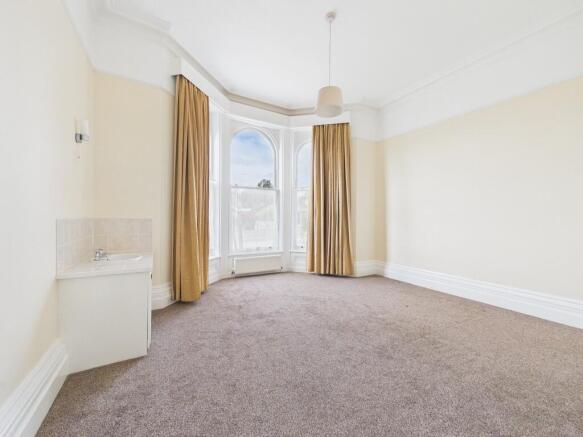 3 bed Apartment for sale Image 10