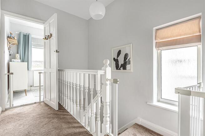 FIRST FLOOR LANDING