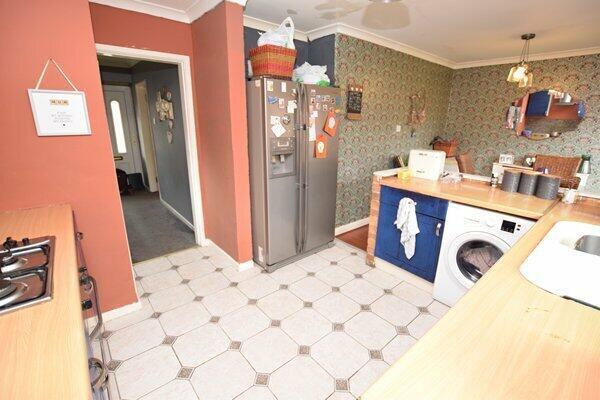 open plan kitchen & dining room