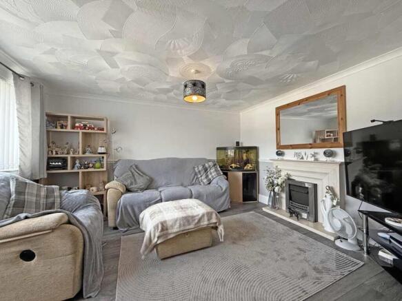 Humber Close 33 - Lounge Front.jpg