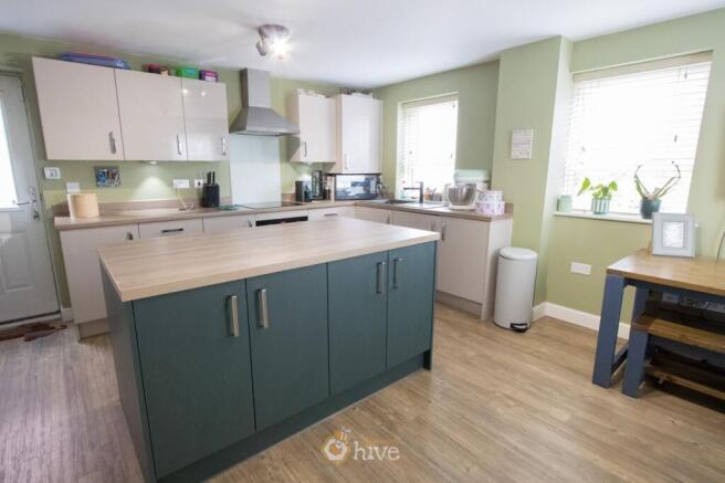 3 bed Detached for sale Image 6