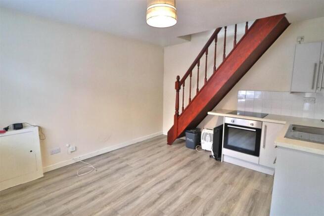 OPEN PLAN LOUNGE/KITCHEN