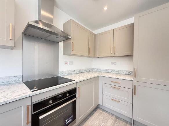 Kitchen 2.jpg