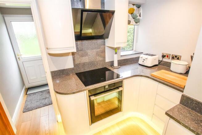 LUXURY FITTED KITCHEN
