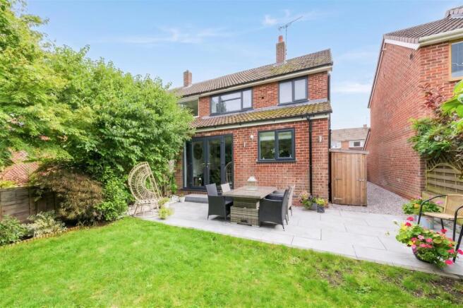 24 Woodside, Ashby