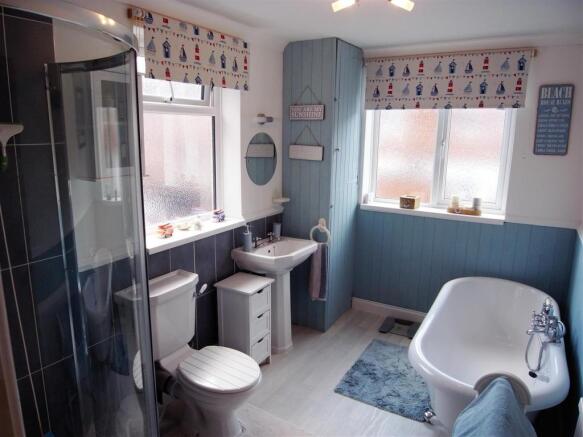 Bathroom.JPG