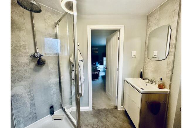Master En-suite