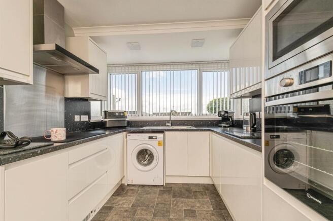 3 bed Semi-Detached for sale Image 5