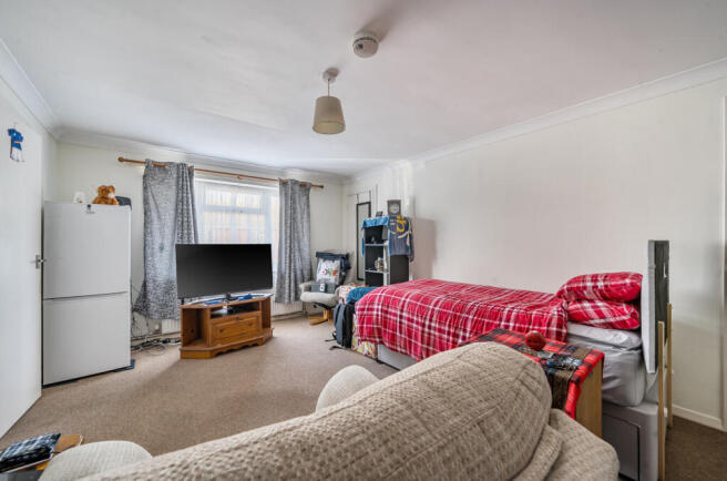 1434688-7-69c40b9...