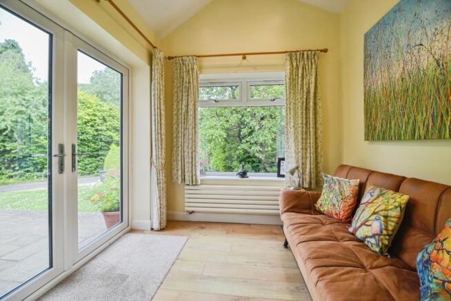 4 bed Detached for sale Image 8