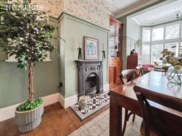 5 bed Detached for sale Image 12