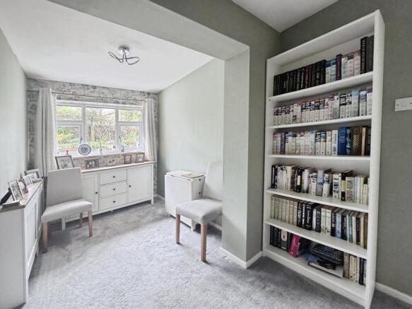 3 bed Semi-Detached for sale Image 11