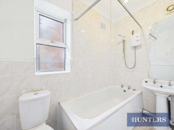 2 bed Apartment to rent Image 6