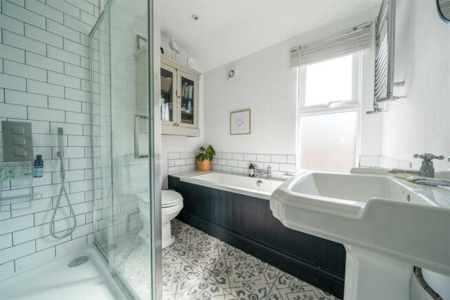 bathroom h.jpg
