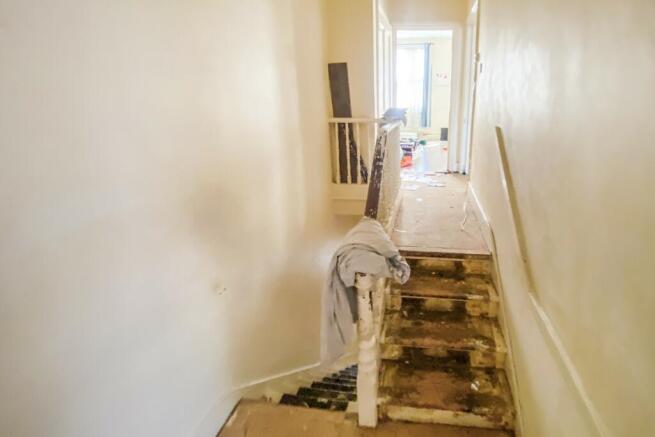 13b Winfrith Road, Earlsfield, London SW18 3BE