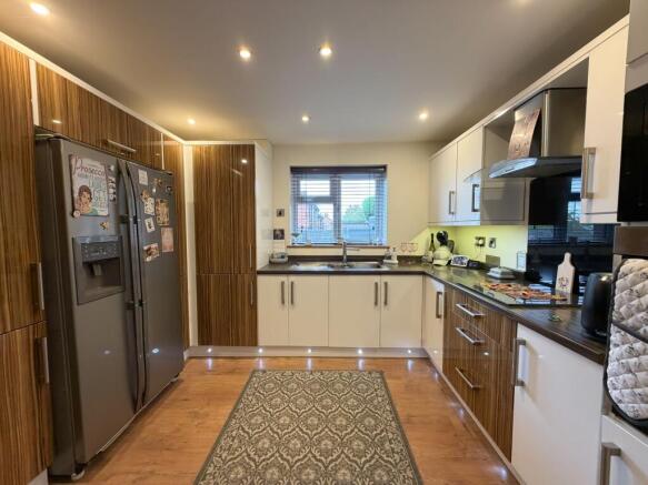 2 bed Duplex for sale Image 8