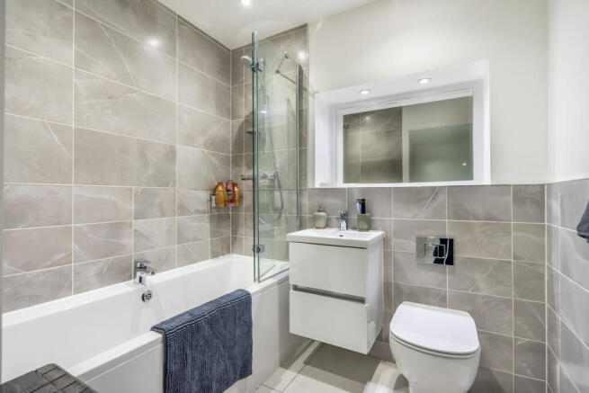 2 bed Apartment for sale Image 12
