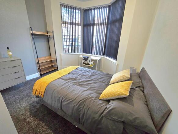6 bed Terraced to rent Image 5