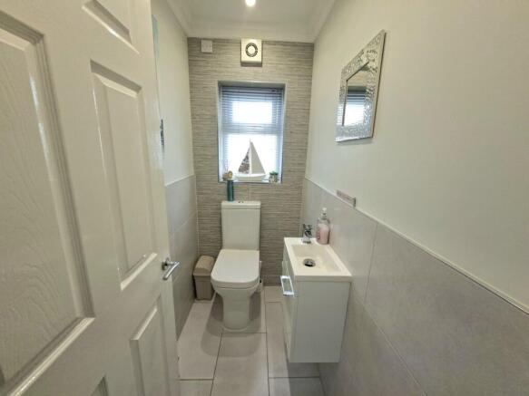 4 bed Detached for sale Image 6