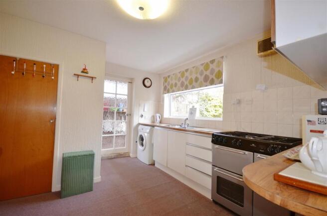 Kitchen 2.jpg