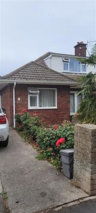 Front of House 3.jpg