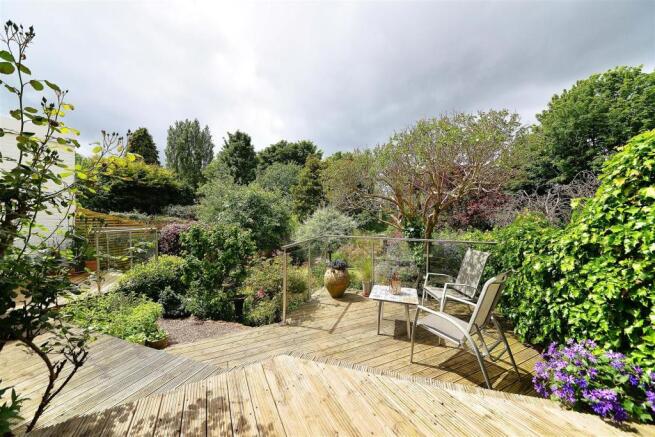 GARDEN 2.jpg
