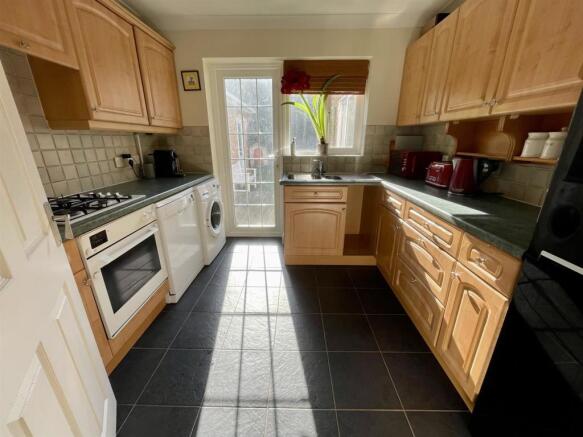3. kitchen.JPEG