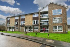 64, Cotswold Court, Burford Road, Horsham RH13 5ST