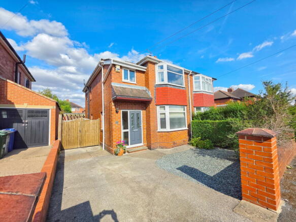 3 bed Semi-Detached for sale in barnsley