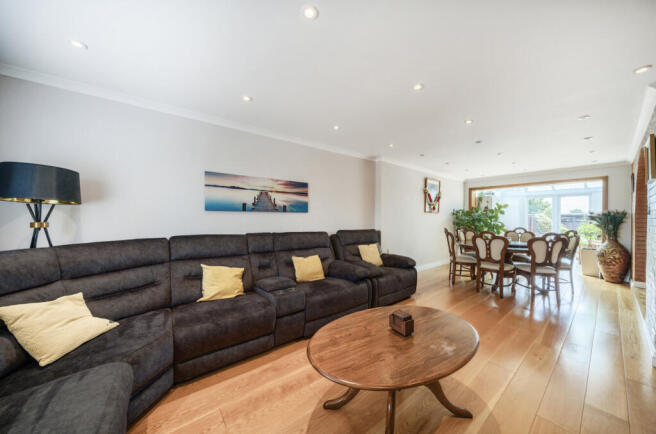 1320430-7-686e5bc...