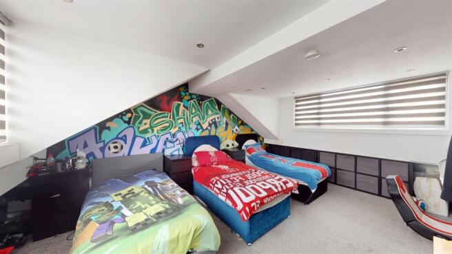 3 bed Terraced for sale Image 10