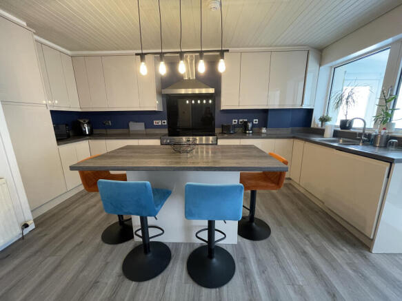 Kitchen a.JPG
