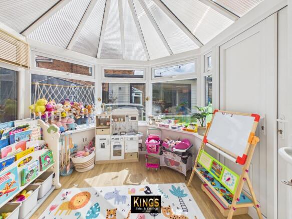 3 bed Semi-Detached for sale Image 9