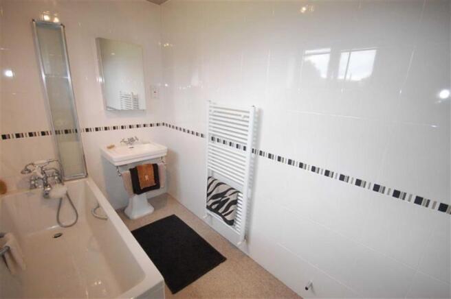 En-Suite Bathroom