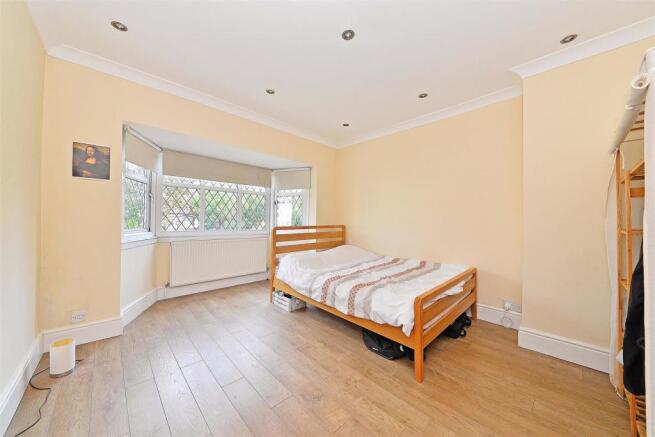 BED1.jpg