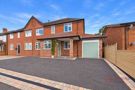 , Christ Church Lane, Lichfield, Staffordshire