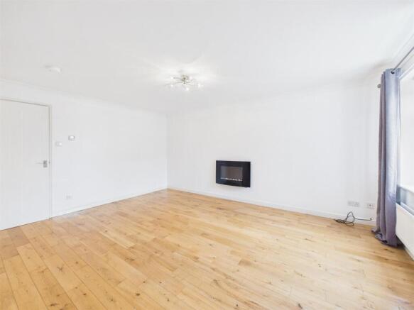 3 bed Detached for sale Image 3