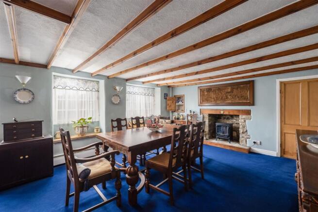4 bed Semi-Detached for sale Image 7