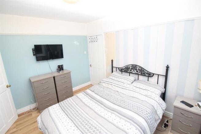 Bedroom 2...JPG