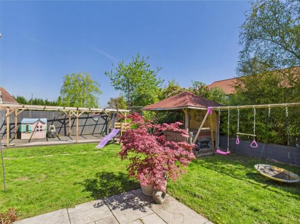 CAM01354G0-PR0493-STILL033