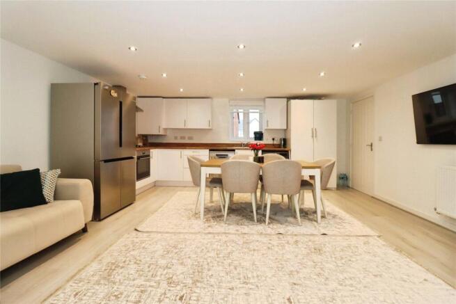 Gainsborough Avenue, BRISTOL, Avon, BS10 photo 4