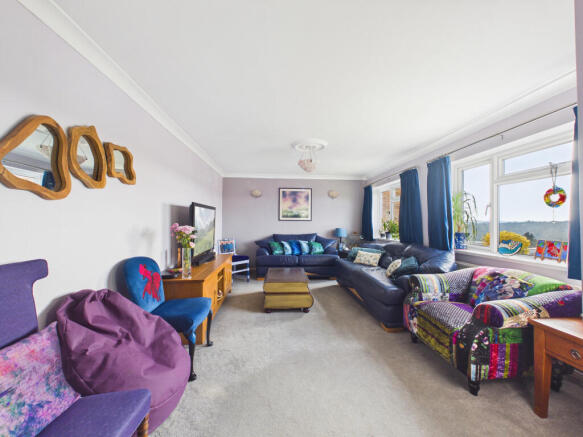 CAM02536G0-PR0077-STILL001